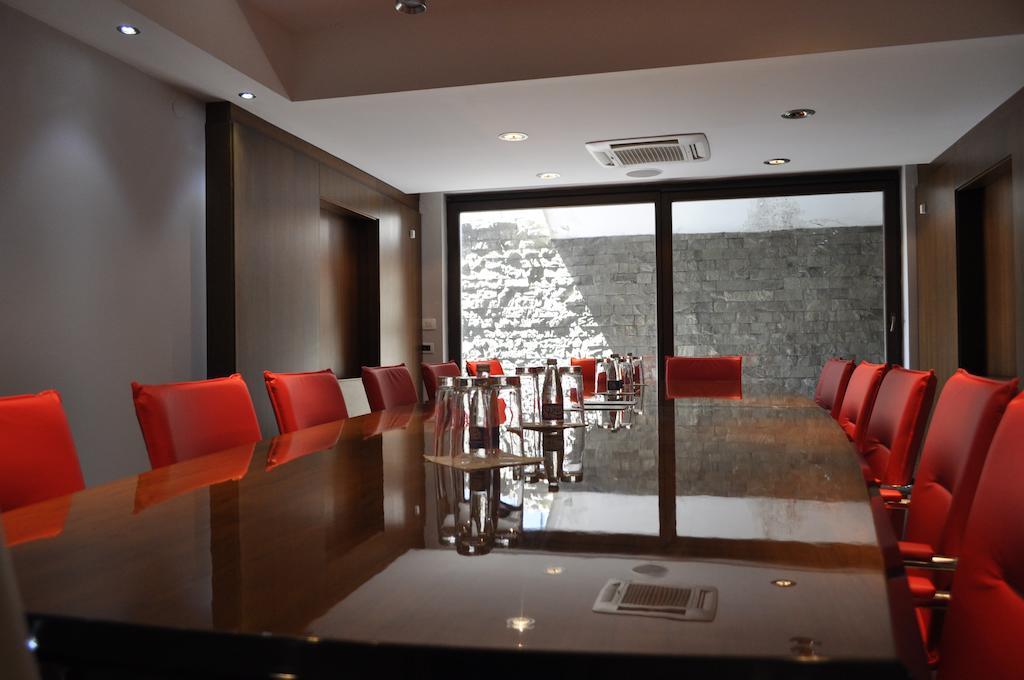Hotel Dolce International Skopje Luaran gambar